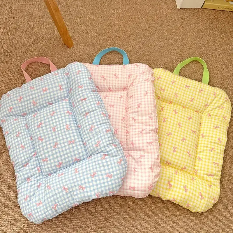Cute Soft Checkered Bow Pet Bed Universal - MyPetDollar.com