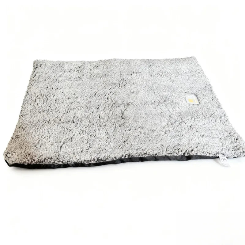 Non-Slip Winter Self-heating Pet Pad Blanket for Dogs & Cats No – 2 Colors