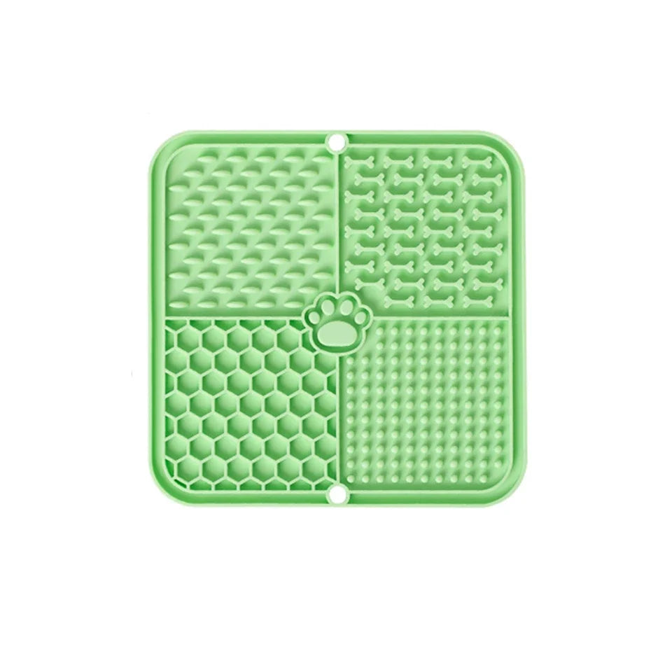 15.5x15.5cm Slow Feeder Licking Pad Food Grade Silicone Pet
