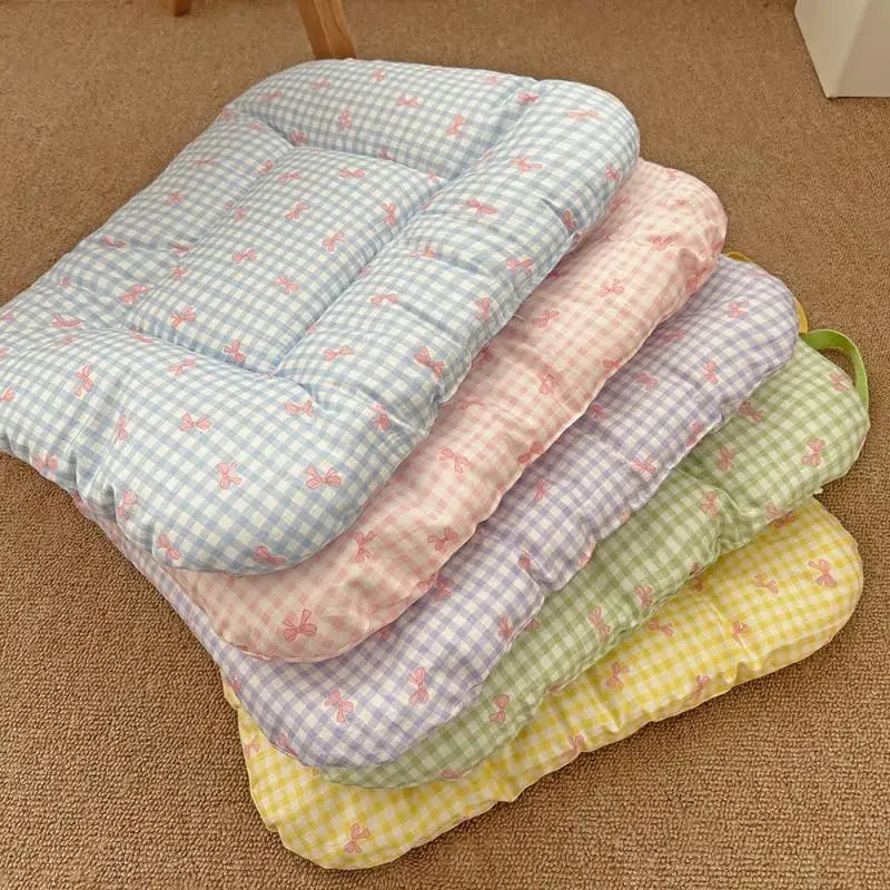 Cute Soft Checkered Bow Pet Bed Universal - MyPetDollar.com