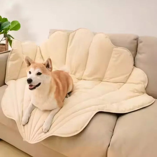 Luxury 3D Leaf Shape Pet Blanket Cushion - MyPetDollar.com