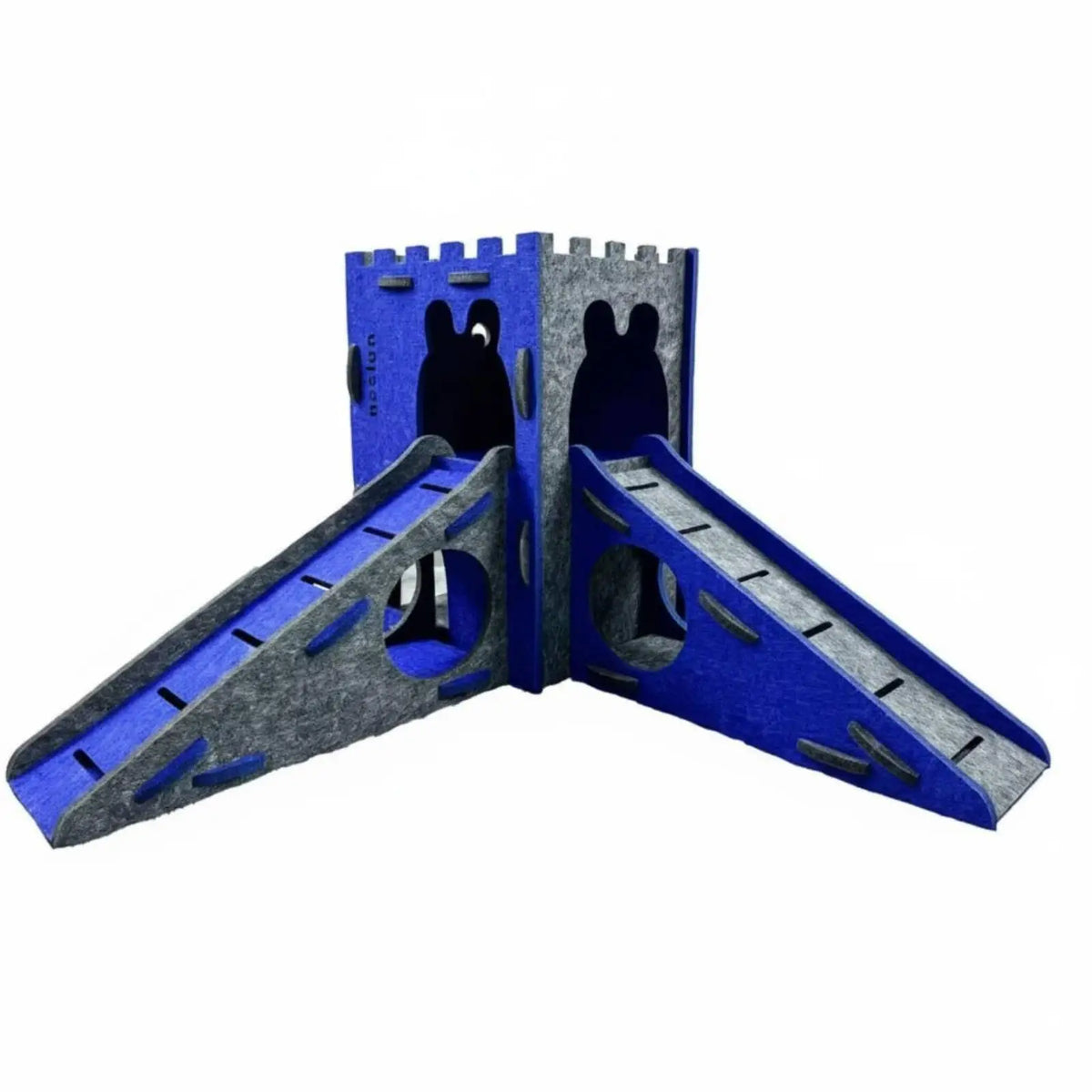 Felt Small Creature Hideout with Double Ramps – 2 Colors